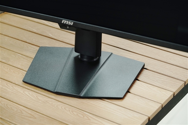 100% DCI-P3色域+240Hz高刷！微星MPG 322UR QD-OLED X24显示器图赏