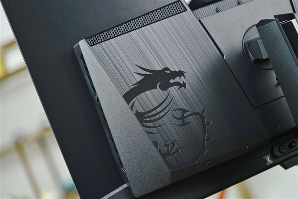 100% DCI-P3色域+240Hz高刷！微星MPG 322UR QD-OLED X24显示器图赏