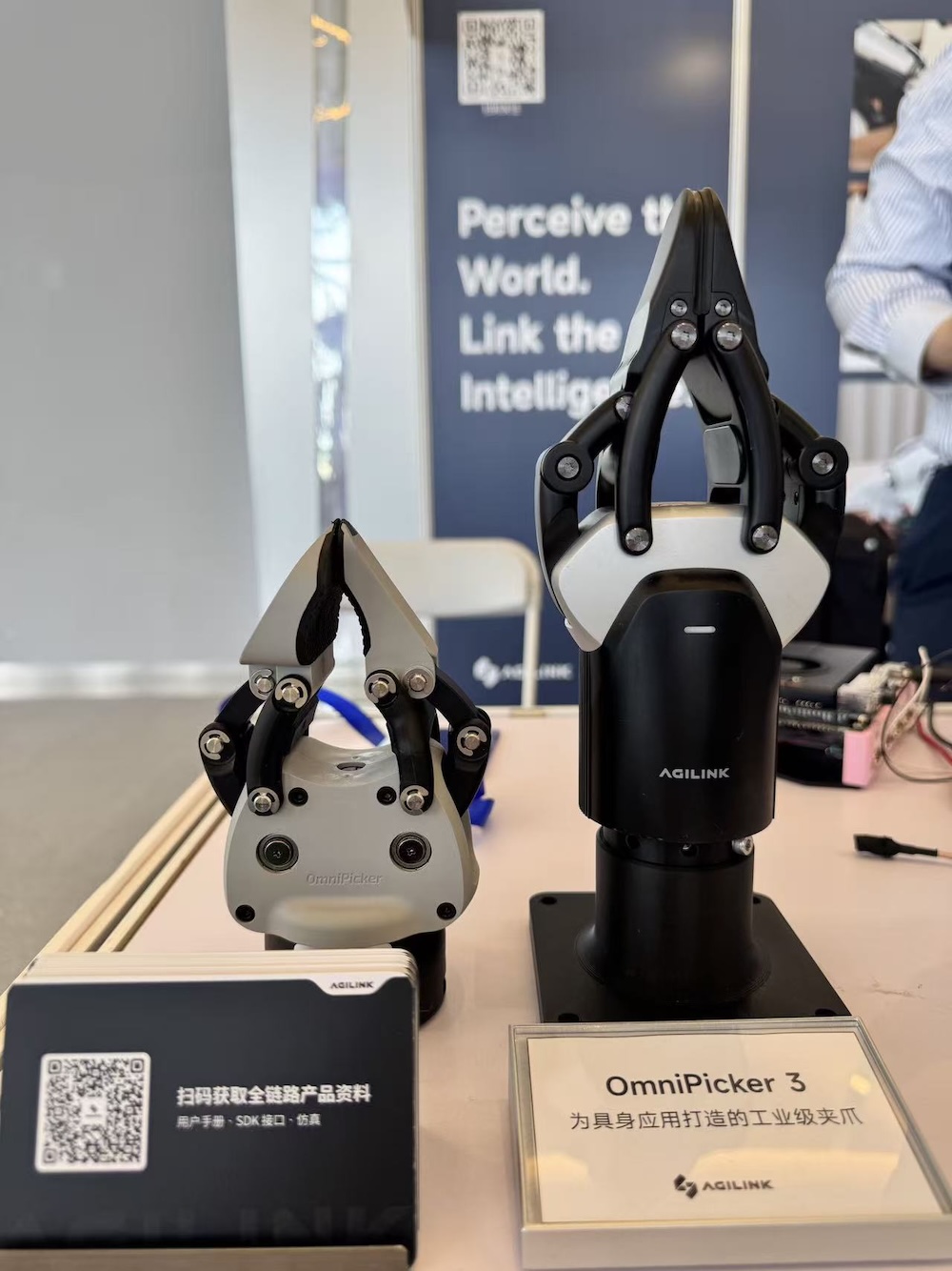 马斯克都头疼的灵巧手，稚晖君连发3款：最强性能拉满，最便宜千元级