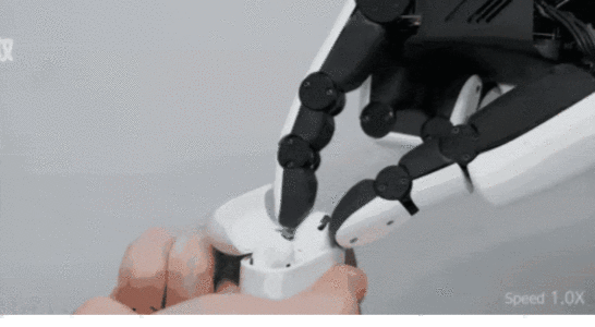 前腾讯Robotics X研究员造灵巧手，融资超亿元，深圳国资投了