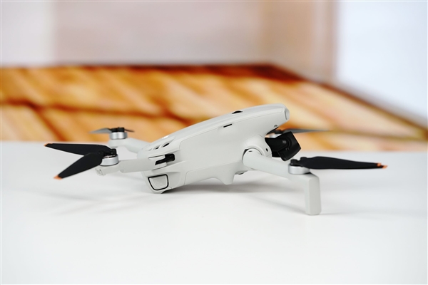 年轻人第一台航拍机！大疆DJI Lito X1无人机图赏
