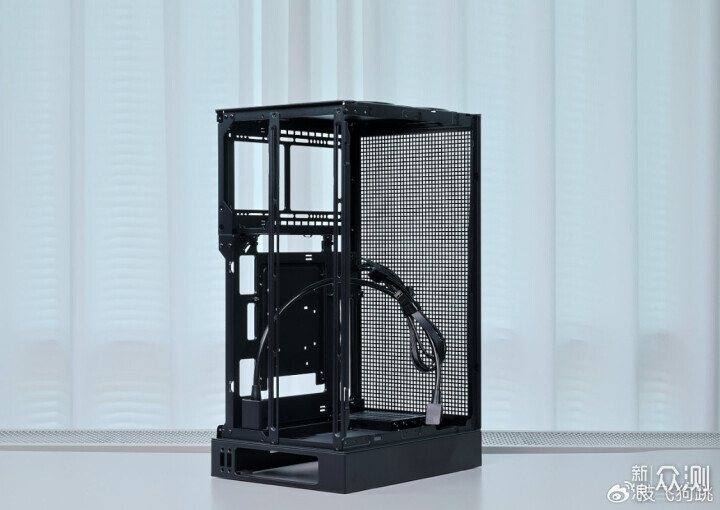 预算2W 的桌面立式小钢炮主机:98X3D+5080_新浪众测