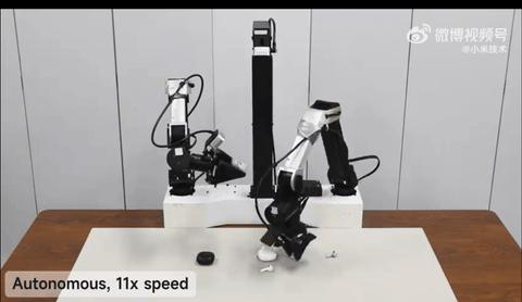 机器人连续收纳耳机,小米开源 VLA 大模型 Xiaomi-Robotics-0 后训练全流程