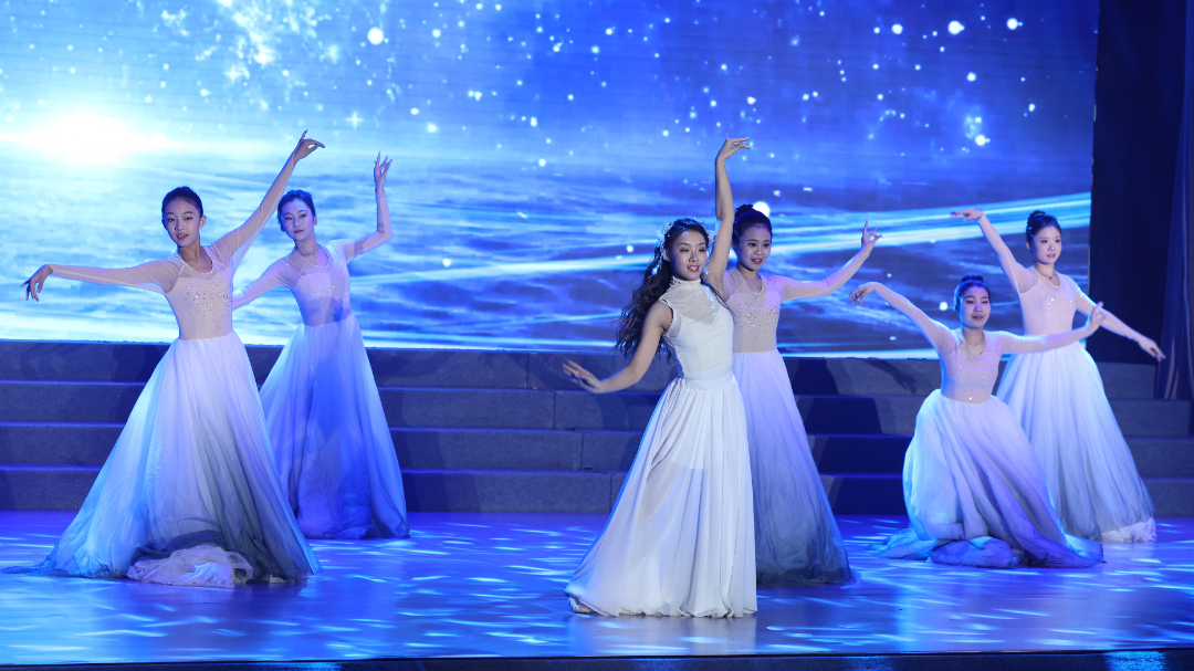 9.瀚海逐光 1.jpg