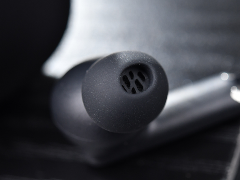 枪神出击颗颗必秒 3499元起售一加 Ace 6 至尊版亮点解析