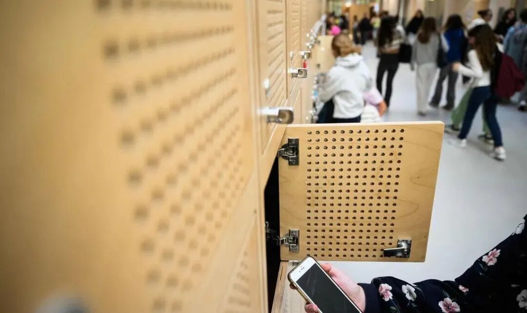 全球79个教育体系禁学生校园用手机| 联合早报