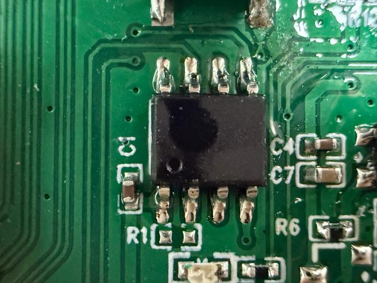 DP1.4双向切换器拆解报告，2进1出/1进2出自由切换在于这颗国产芯