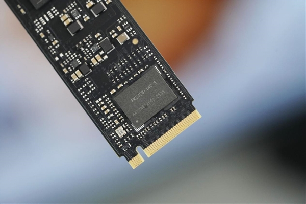 狂飙12000MB/s!长江存储致态TiPlus9100 2TB SSD图赏