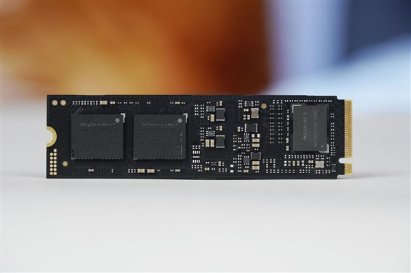 狂飙12000MB/s!长江存储致态TiPlus9100 2TB SSD图赏