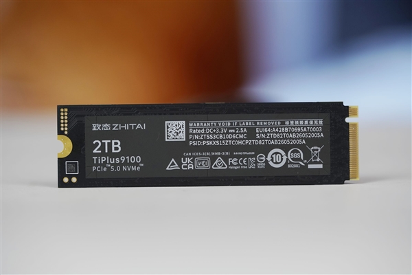 狂飙12000MB/s!长江存储致态TiPlus9100 2TB SSD图赏