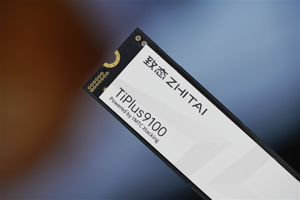 狂飙12000MB/s!长江存储致态TiPlus9100 2TB SSD图赏