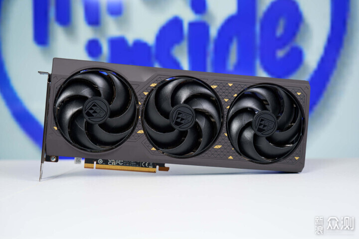 桌面极简新标杆:270KP架构ITX 主机全套装机_新浪众测