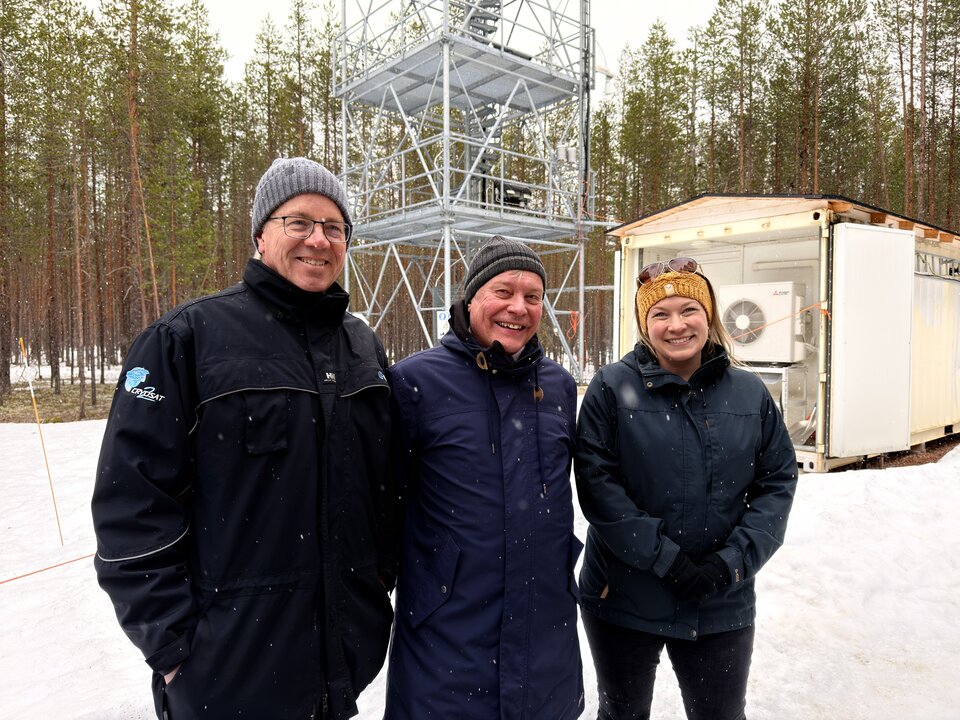 Checking out the site at Sodankylä