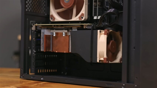 1700元缝合怪显卡 SXM2转PCIe暴力改装NVIDIA V100:比RTX 3060还快40%!