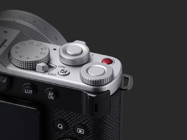 松下LUMIX L10发布:GH7同款CMOS 支持无裁切4K/120p视频