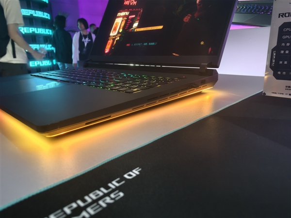 ROG枪神10 Plus超竞版游戏本发布！首发4K星云原画屏3.0、320W狂暴性能
