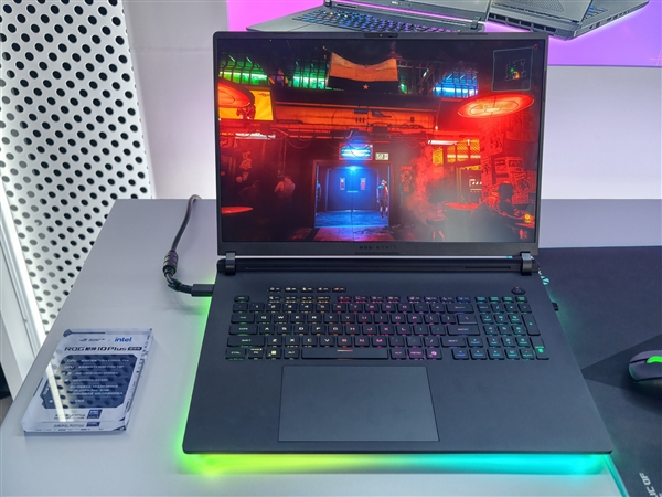 ROG枪神10 Plus超竞版游戏本发布！首发4K星云原画屏3.0、320W狂暴性能