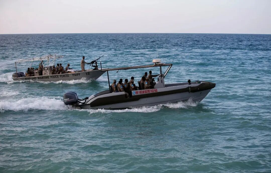 02int-somali-pirate-tanker-zhpl-superJumbo_副本.jpg