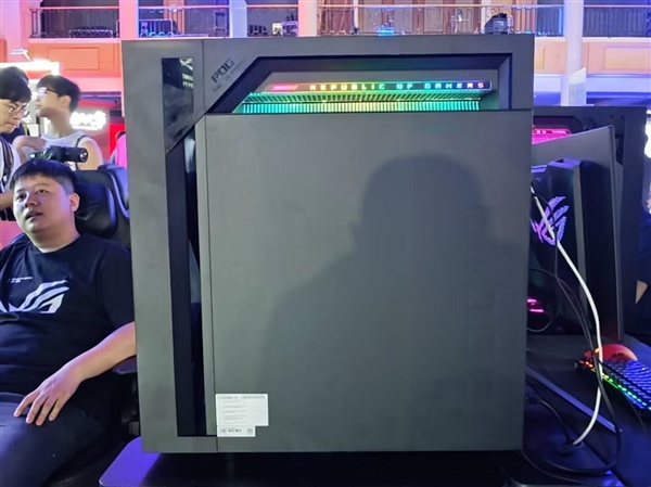 69999元!ROG枪神10X台式机正式发布:最顶级硬件全家桶毫无保留