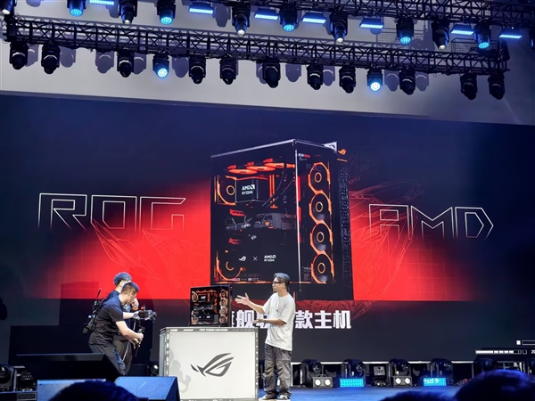 25999!华硕ROGxAMD联名主机发布:一身极品装备