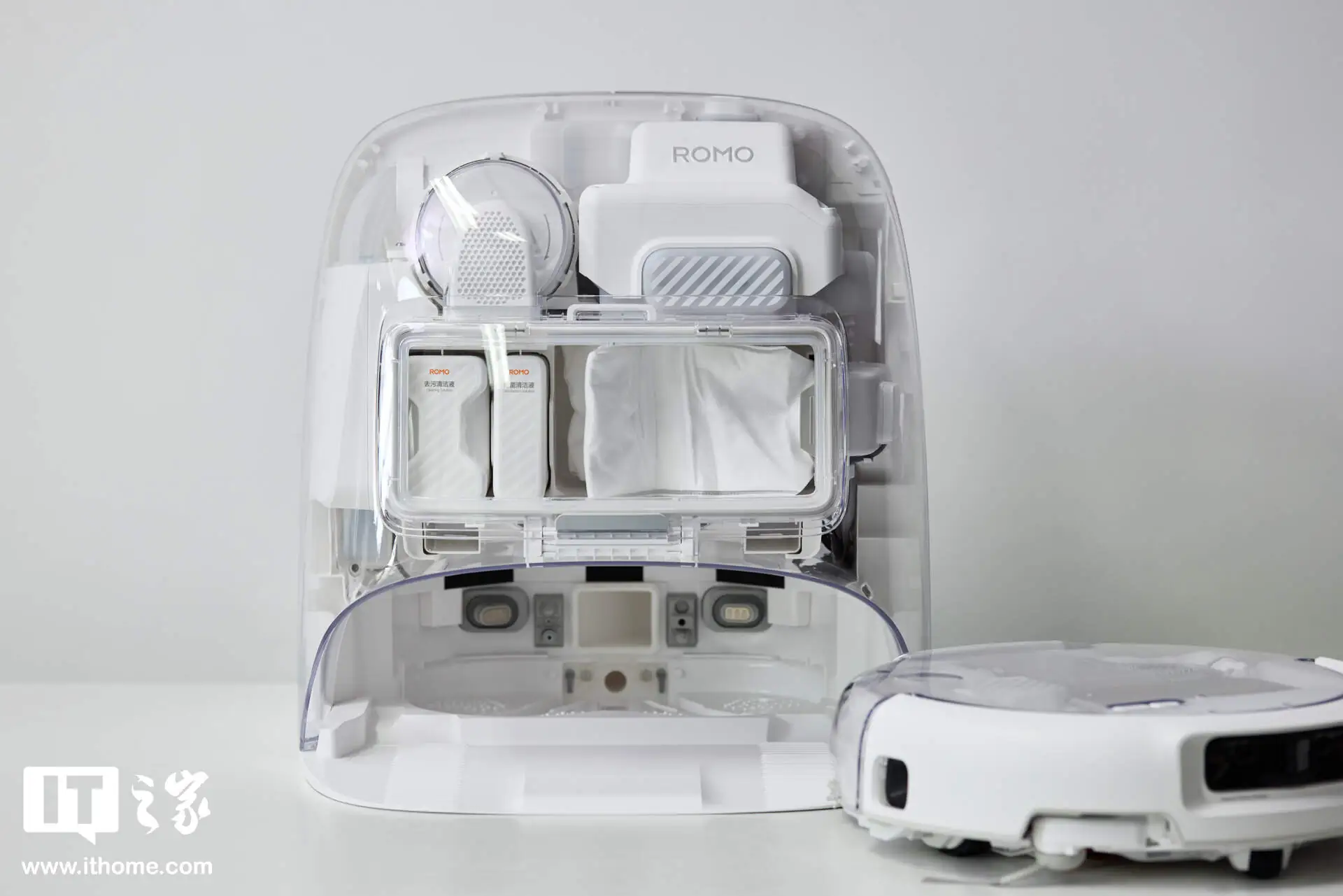 【IT之家评测室】大疆扫地机器人 ROMO 2 体验:8.5cm 越障 +36000Pa 吸力,再把无人机技术“降维”到地面