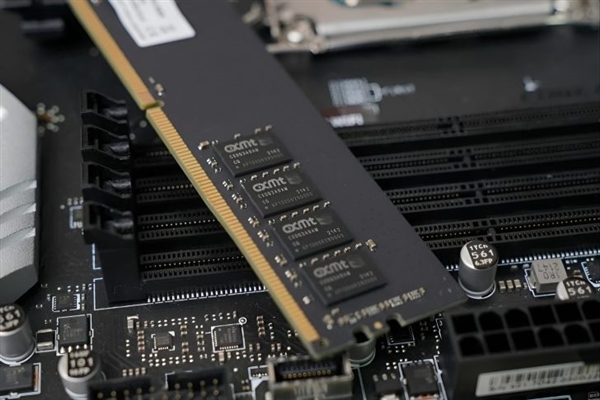 DDR5暴涨414%即将终结!三星前芯片总裁:中国DRAM扩产 明年把价格打下来