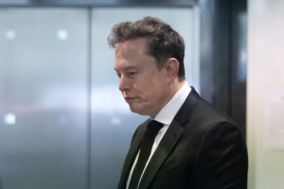Elon Musk arrives at the Ronald V. Dellums Federal Building for court in Oakland, California on April 30.