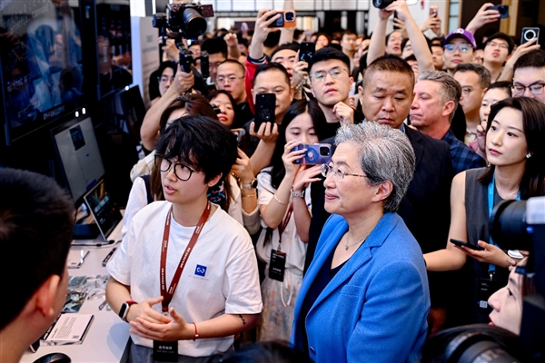 AMD在中国干了件大事！苏姿丰：CPU、GPU要干到1:1 送超级福利