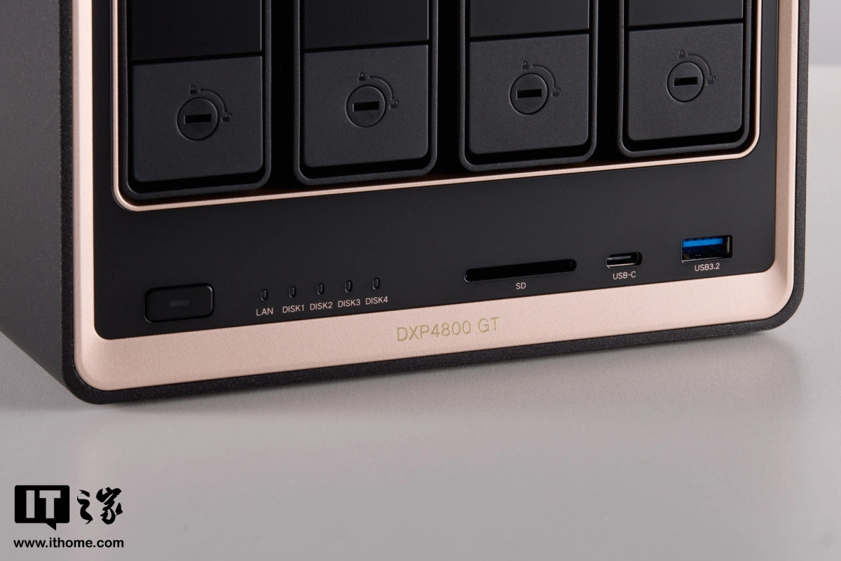 【IT之家评测室】绿联 NAS 私有云 DXP4800 GT 深度体验:四盘位配双万兆,这配置太“GT”了 图片 8