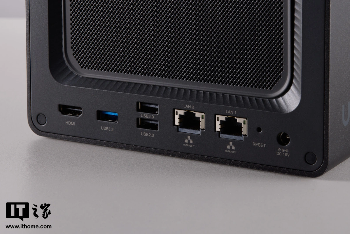 【IT之家评测室】绿联 NAS 私有云 DXP4800 GT 深度体验:四盘位配双万兆,这配置太“GT”了 图片 7