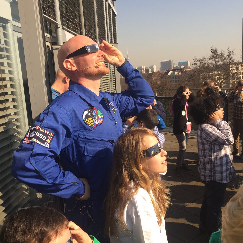 Watching an eclipse