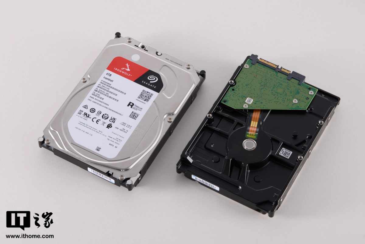 【IT之家评测室】绿联 NAS 私有云 DXP4800 GT 深度体验:四盘位配双万兆,这配置太“GT”了 图片 2