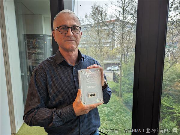 Anybus-10-million-Jean-louis-guillou.jpg