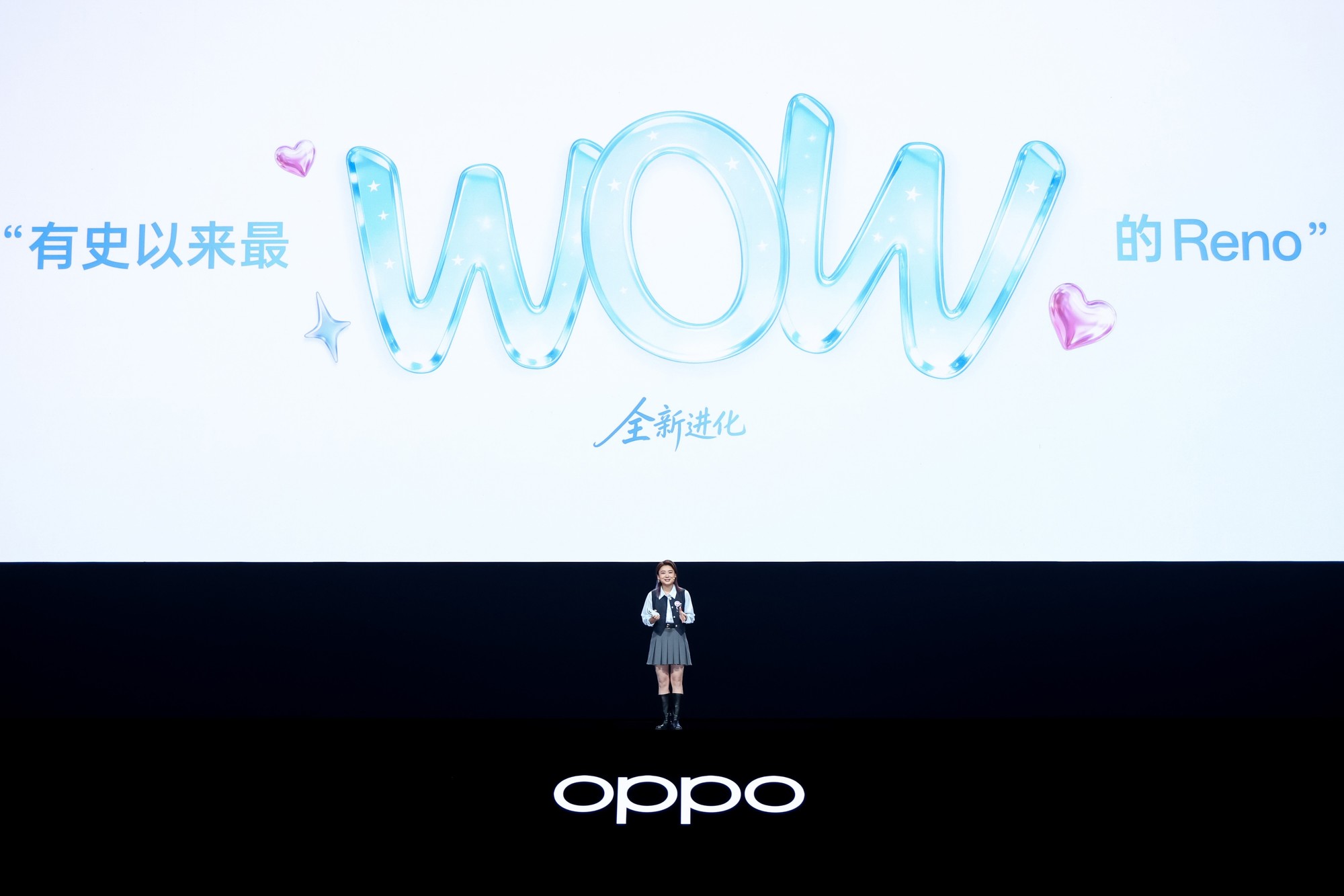 OPPO Reno16新品发布会:行业首创3D悬浮星球设计,颜值与创新并存