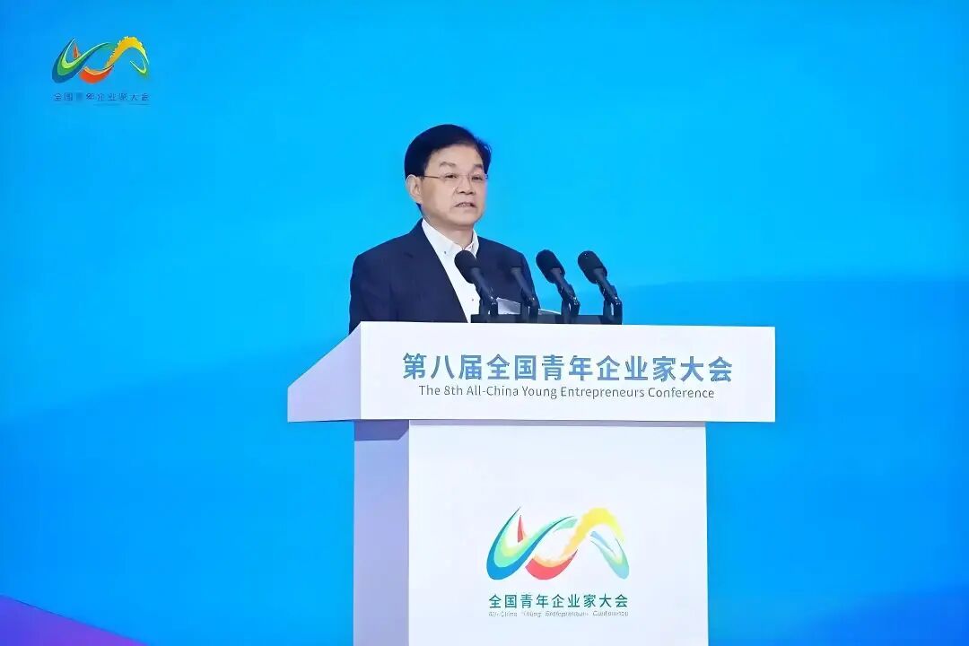 崔根良讲话.png