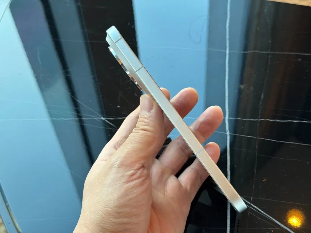 华为nova 16 Ultra评测：2亿红枫影像加持，中端机也开始上强度