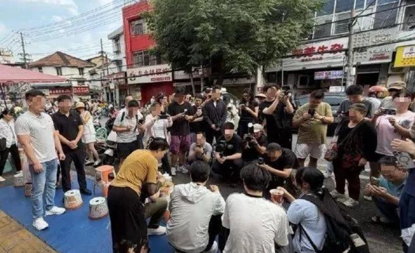 小米跌幅63%，比亚迪缩水5000亿！电车暴涨、市值崩塌，中国车企冰火两重天