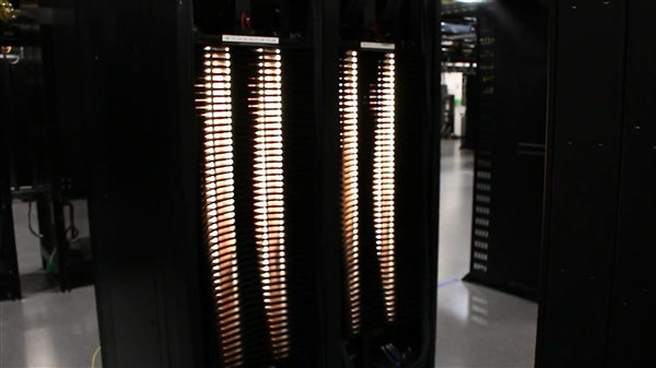 NVIDIA首创全液冷AI工厂：45℃比温泉还烫！但零耗水