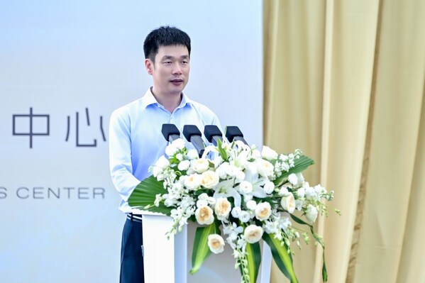 复星旅文执行董事、首席执行官鲍将军现场致辞。