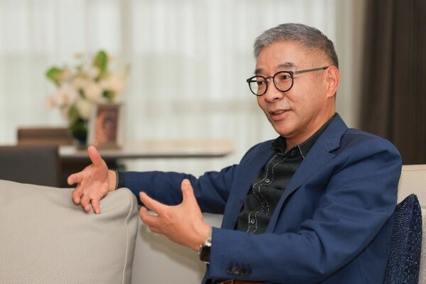 雅高大中华区首席执行官朱福明先生于近期雅高美憬阁媒体分享会现场接受媒体访问