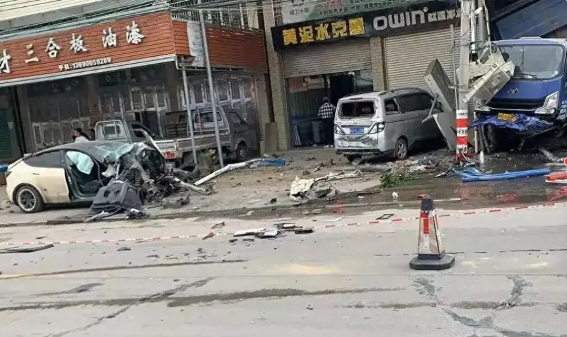 车顶维权女车主被判诽谤,那些年特斯拉究竟被黑得有多离谱?
