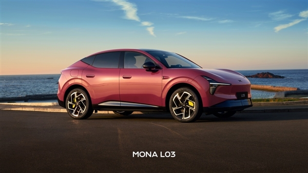 隔绝99.9%紫外线!小鹏MONA L03内饰公布:配双层镀银全景天幕
