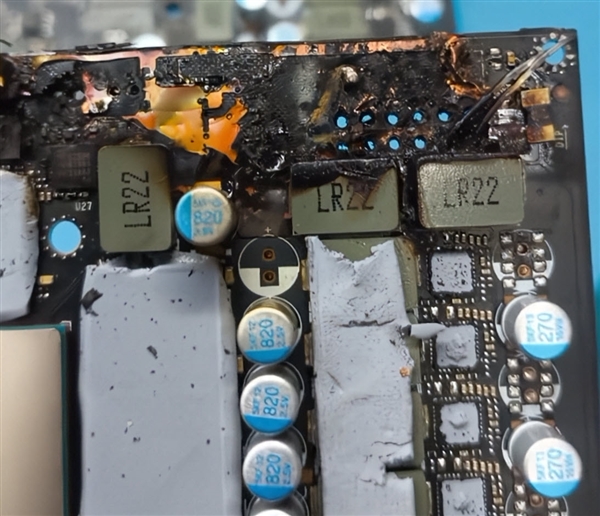 烧毁史上最惨RTX 5090!16针接口炸无踪影 GPU和显存全毁