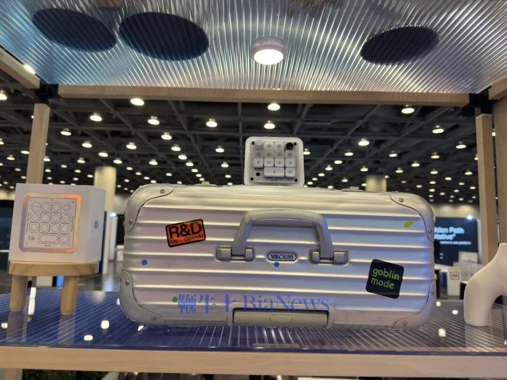 An image of the Codex Micro at a conference booth.