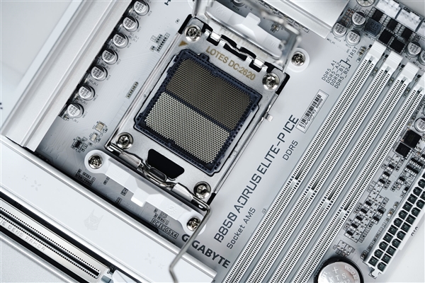 雕妹二次元设计!技嘉B850 AORUS ELITE-P ICE主板图赏