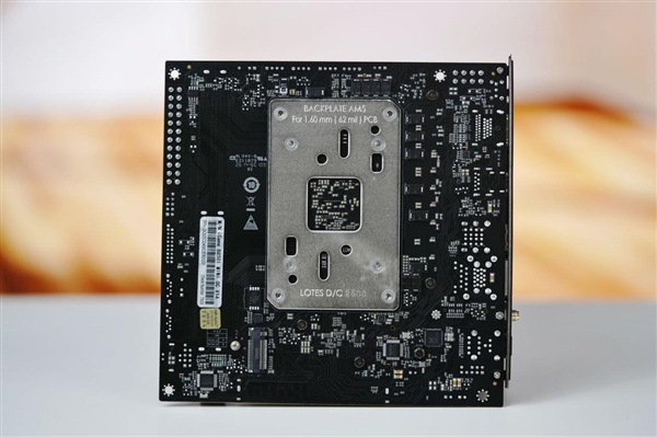 iGame Mini系列首款ITX主板！七彩虹iGame B850I MINI OC V14图赏