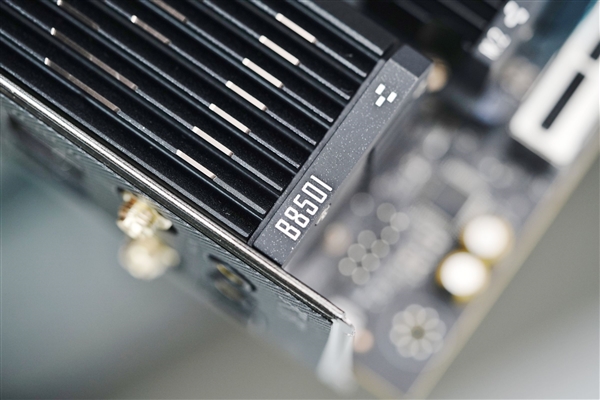 iGame Mini系列首款ITX主板！七彩虹iGame B850I MINI OC V14图赏