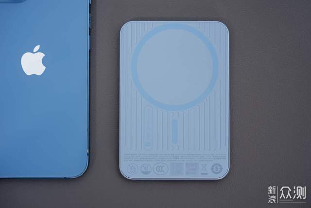 倍思卡片磁吸 Air:iPhone 的 "隐形续航外挂"_新浪众测