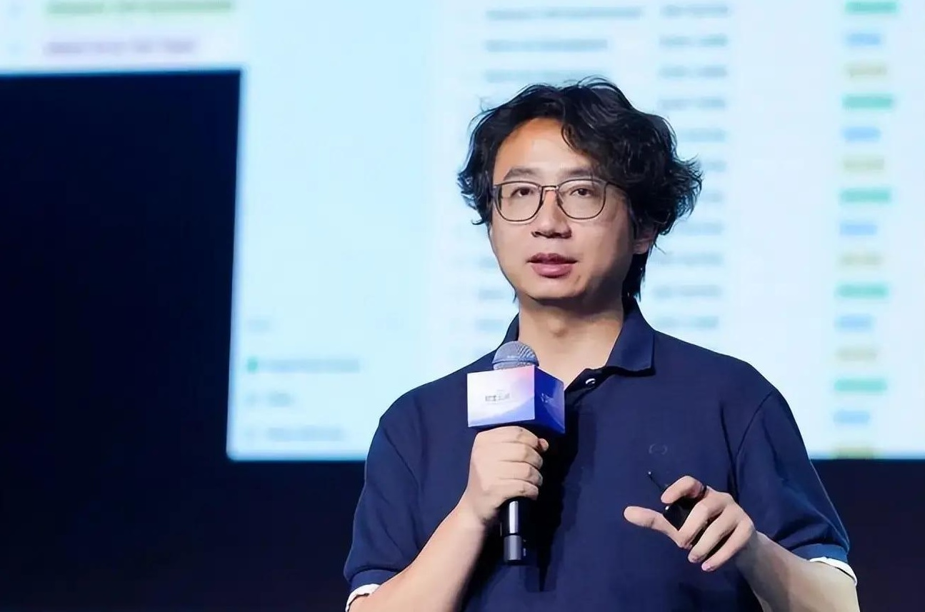 突发!阿里AI产线大整合,92年陈宇森统管三大Agent