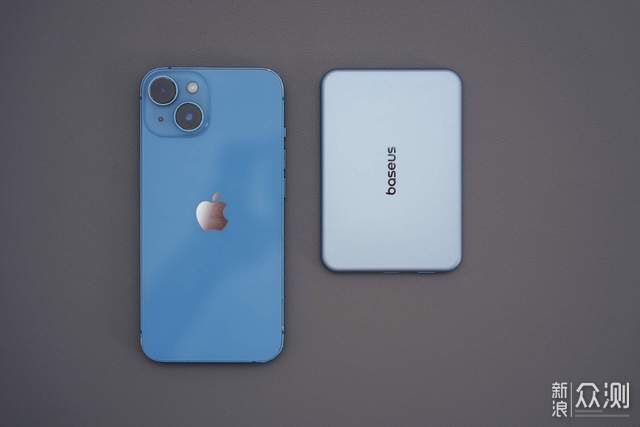 倍思卡片磁吸 Air:iPhone 的 "隐形续航外挂"_新浪众测
